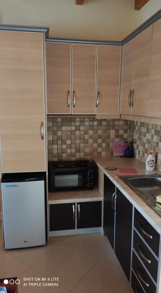Vasil Rooms Lukovë Buitenkant foto