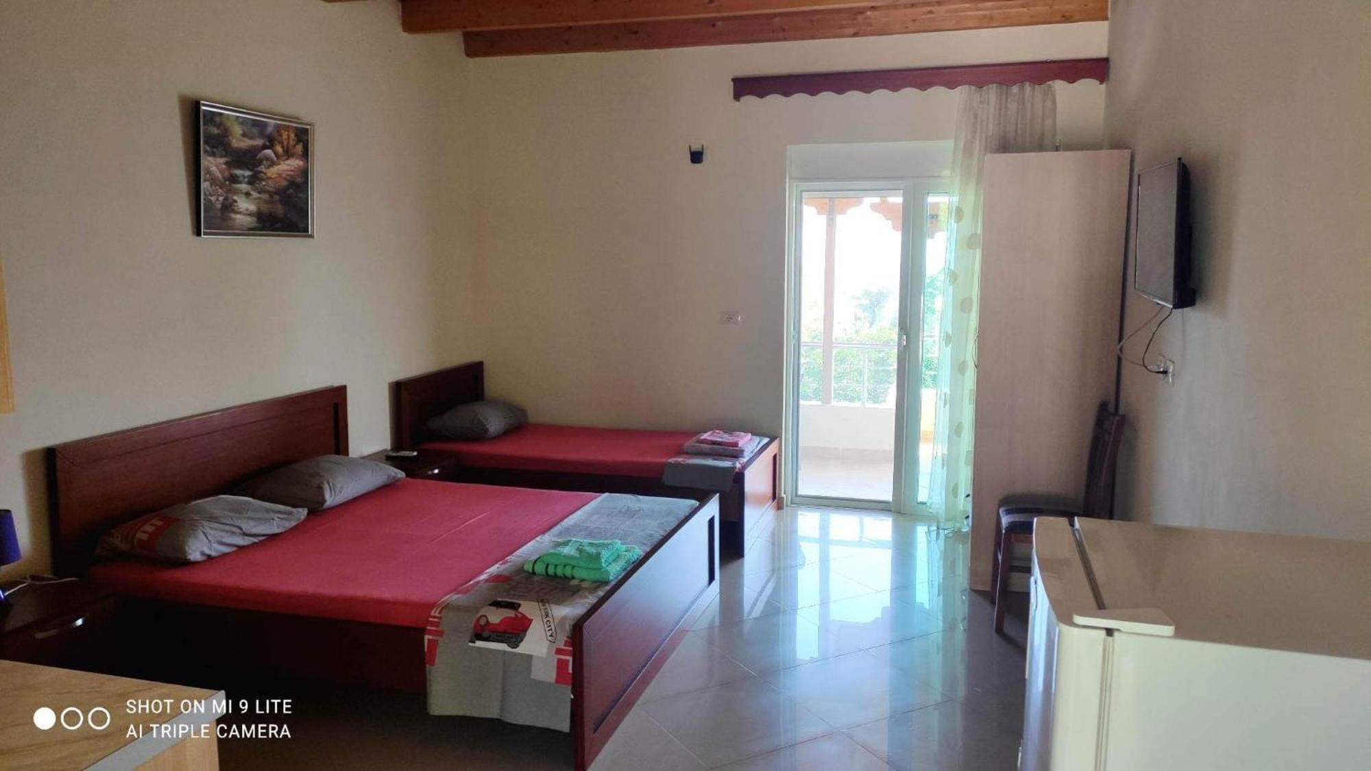 Vasil Rooms Lukovë Buitenkant foto